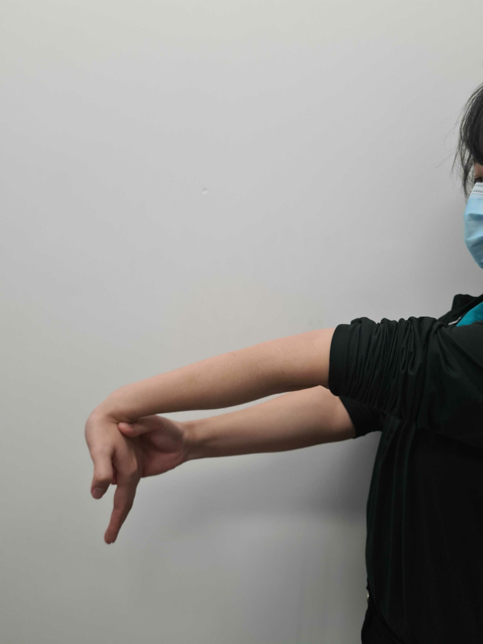 My wrist hurts when I hold my baby! Themovementmill